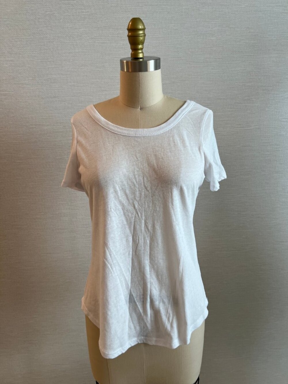 Chaser White Scoop Neck Tee Open Back Strap Short Sleeve S